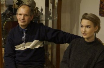 Кино по четвергам в Арт-пространстве Чердак художника принимает формы династии. К Алексею присоединилась дочь Елизавета.