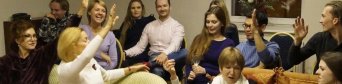 После просмотра фильма мнения разделились: Есть ли жизнь на других планетах? Большинство участников киноклуба верят, что мы не одиноки во Вселенной. 