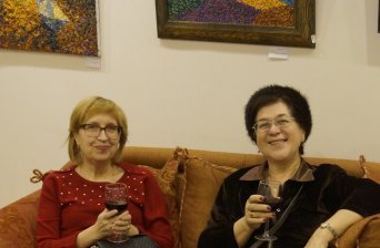 Участницы киноклуба: Хорошее кино и добрая компания делают жизнь интереснее и веселей .