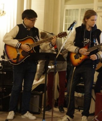 Выступление ансамбля Anglo American School Band