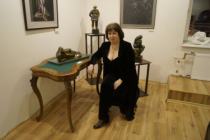 Татьяна Пичкаева в интерьерах галереи искусств