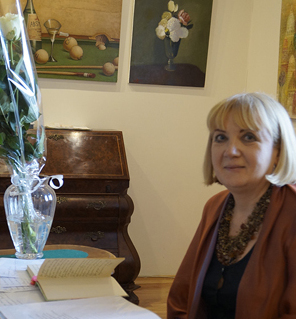 Татьяна Белинская, руководитель и ведущий поэтического клуба.